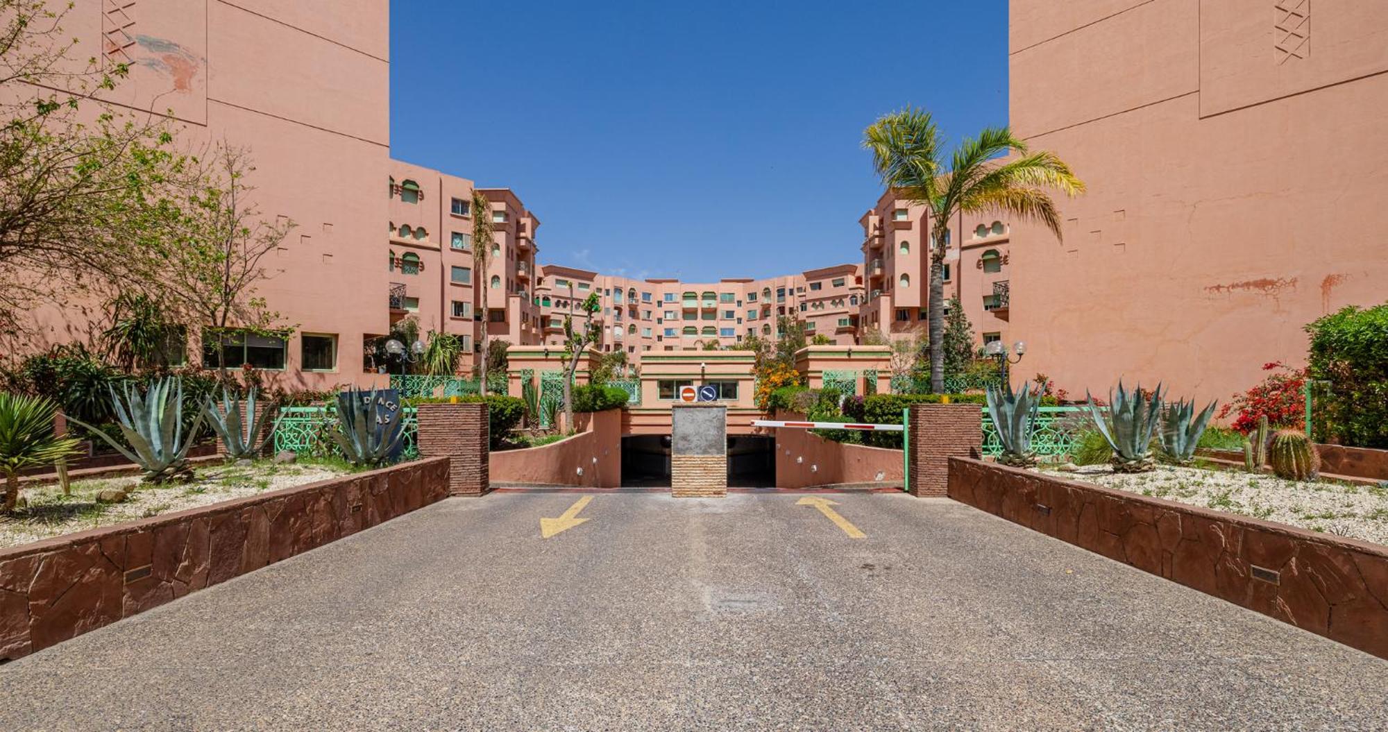 Charming 2-Bed Oasis Pool View Apartment Marrakesh Luaran gambar